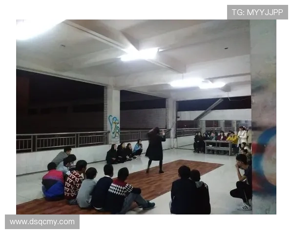 广州街舞队的团队协作之道：舞动青春与梦想的交汇点